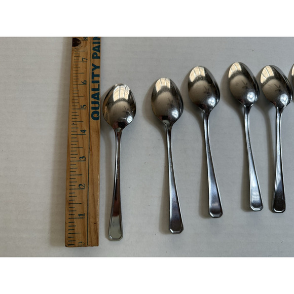 Spoons Assorted Stainless Lot/set of 8 Matching Designs. Tea spoons, Silver - Picture 7 of 7